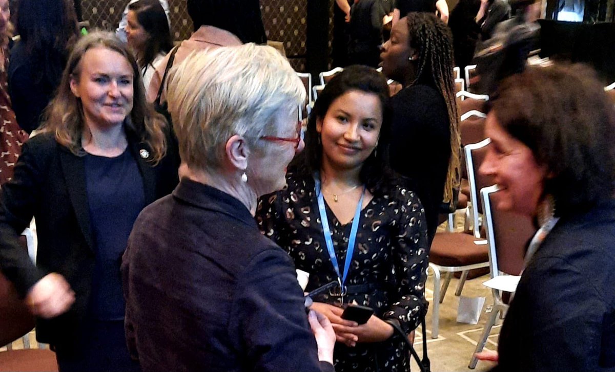 It was great speaking to <a href="/MikkelsenBente_/">Bente Mikkelsen</a> Director NonCommunicable Diseases <a href="/WHO/">World Health Organization (WHO)</a> about integrating eye health within diabetes care, during the <a href="/IntDiabetesFed/">Int. Diabetes Fed.</a> #WHA76 side event on ‘Breaking barriers for better access to diabetes care’ 
<a href="/IAPB1/">IAPB</a>