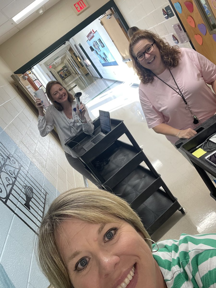 These 2 rockstars helped make chromebook inventory fun! <a href="/MrsGatorD/">April Dominguez</a> and Amanda I owe you big time! Now time to start rocking day 2! #t2rlc