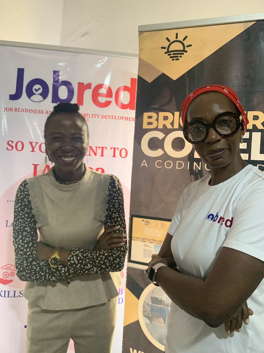 AjoBalogun's tweet image. #codelab founder trying to look more powerful than me! Great day out at Ajegunle #hackathon
