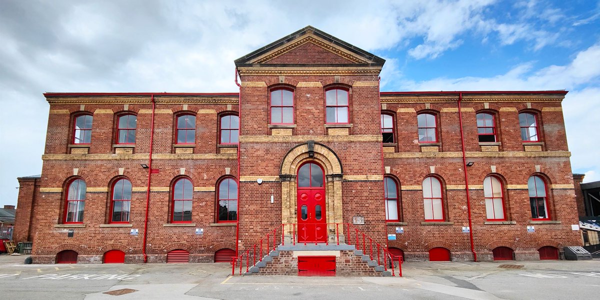 🤩 For the last year, Goods Office has been covered up in scaffolding and sheeting, BUT NO LONGER!

It has been restored to its stunning former glory, with replacement windows and work completed to the roof.

😍 A huge well done to all involved in making it look so beautiful!