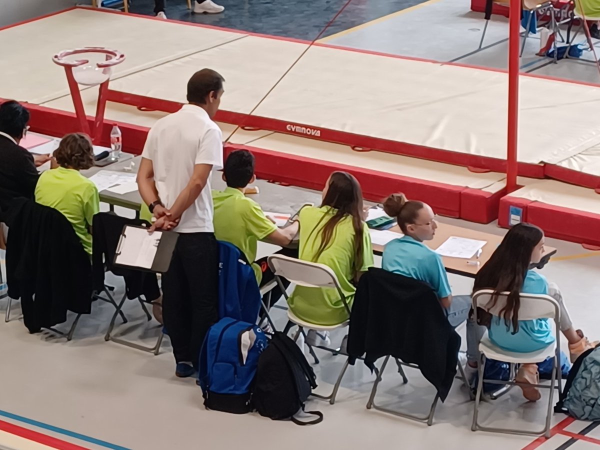 UNSS Var 83 (@unssvar83) on Twitter photo 3ème journée du championnat de France <a href="/unss/">UNSS_National</a> #gymnastique à <a href="/6fourslesplages/">Ville de Six-Fours les Plages</a>
Focus sur les jeunes officiels (juges et reporters) sans qui la compétition ne pourrait pas se faire. 👏👏👏
<a href="/UnssVar83/">UNSS Var 83</a> <a href="/Unss_Nice/">Unss Academie Nice</a> <a href="/gr_nathalie/">grand nathalie</a> <a href="/NatachaChicot/">Natacha Chicot</a> <a href="/nneChiardola/">Anne Chiardola</a> <a href="/dasen_sieye/">Mathieu Sieye</a> <a href="/MAIF/">MAIF</a> 3ème journée du championnat de France <a href="/unss/">UNSS_National</a> #gymnastique à <a href="/6fourslesplages/">Ville de Six-Fours les Plages</a>
Focus sur les jeunes officiels (juges et reporters) sans qui la compétition ne pourrait pas se faire. 👏👏👏
<a href="/UnssVar83/">UNSS Var 83</a> <a href="/Unss_Nice/">Unss Academie Nice</a> <a href="/gr_nathalie/">grand nathalie</a> <a href="/NatachaChicot/">Natacha Chicot</a> <a href="/nneChiardola/">Anne Chiardola</a> <a href="/dasen_sieye/">Mathieu Sieye</a> <a href="/MAIF/">MAIF</a>