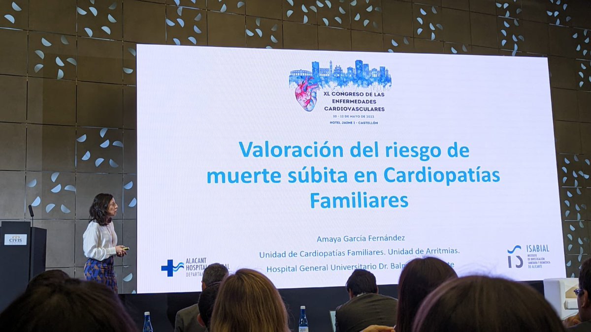 La cardióloga @amayagarciaf de @isabial_iis @GVAsalualicante ofreció la ponencia “Valoración del riesgo de muerte súbita en cardiopatías familiares” hace unos días en #SVC23

#Ogmios #cardiopatiasfamimiares #medinadeprecision