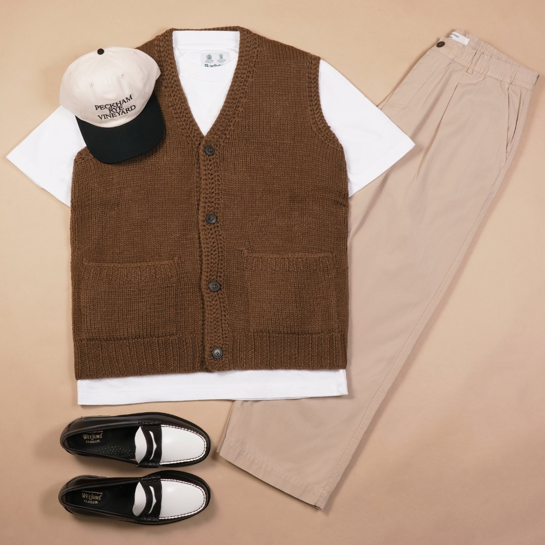 stuarts_london's tweet image. Spring/Summer arrivals at Stuarts, featuring the latest from YMC, Service Works, Barbour, Universal Works &amp;amp; G.H Bass Weejun 👞 

Full look available online &amp;amp; in-store now

stuartslondon.com

#stuartslondon #ymc #serviceworks #barbour #universalsorks #bassweejuns