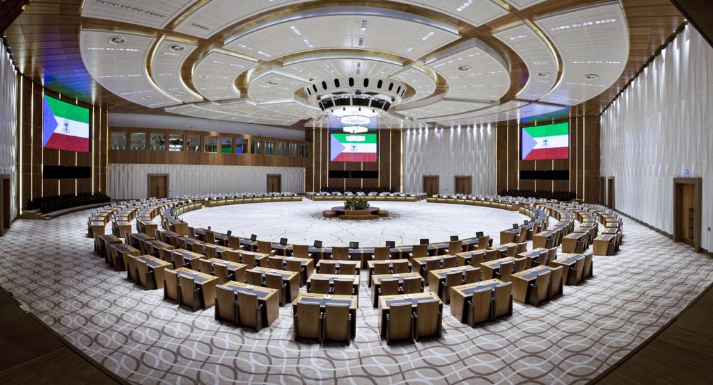 La Ciudad de Sipopo es caracterizada por albergar la mayoría de las actividades importantes del país. Conocida tambien como una ciudad para el Turismo de Negocios y de ocio.

#Sipopo #CiudaddeSipopo #GuineaEcuatorial #Turismo.