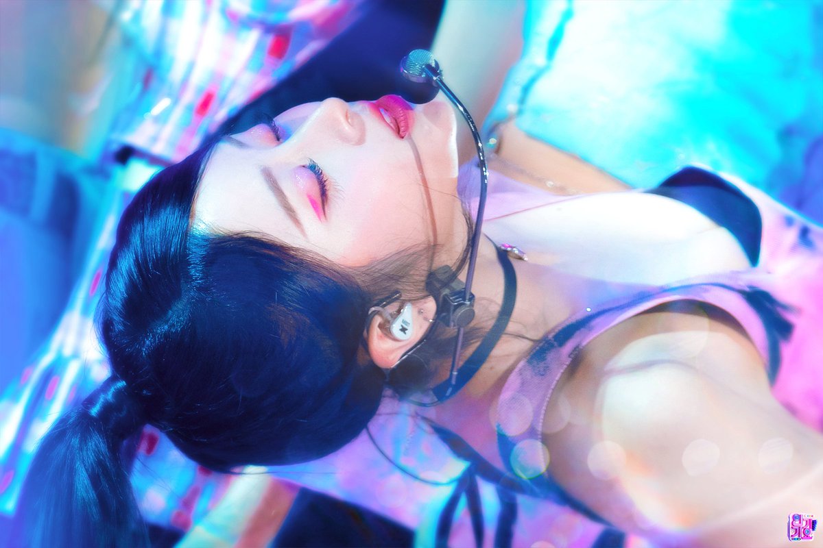 이게 음방 비하인드 사진이라니