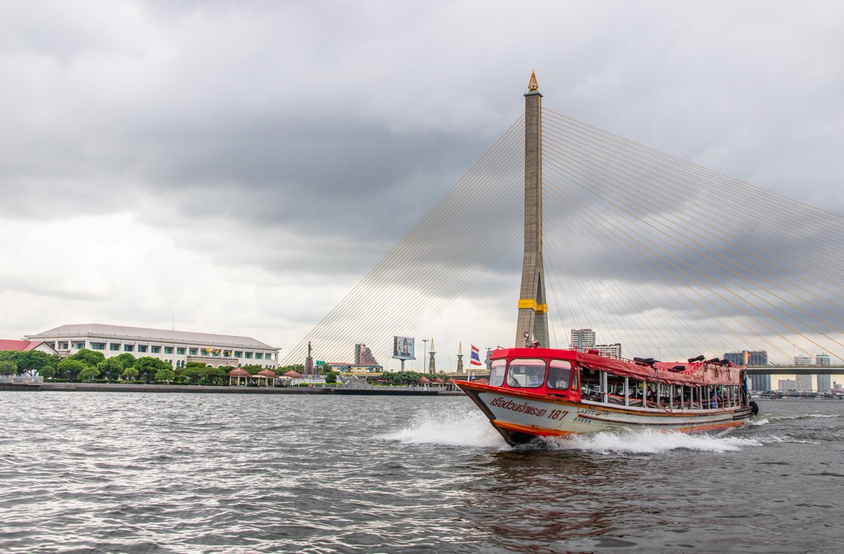 thailand-becausewecan.picfair.com/pics/016124578…
An Express or Taxi boat and a Bridge at the Chao Phraya River in Bangkok Thailand  Asia
Photo for Sale
Commercial & Advertising Use
Digital Download
Print
Self Promotion
#bangkok #bangkokpost #thai #thailand #thailandnews #travel #asia #travelphotography