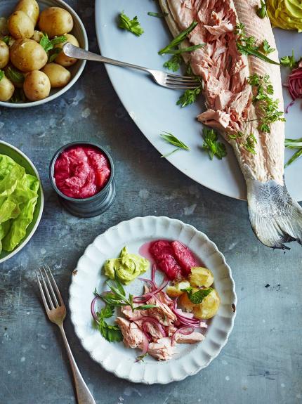 Salmon with rhubarb sauce & tarragon mayo: This simple, delicate poached salmon is served with some beautifully bold accoutrements, from a tangy rhubarb sauce to a zingy tarragon mayonnaise.  #fish #dinnerparty #eastertreats #partyfood #seasonal #recipe bit.ly/2VQkhuO