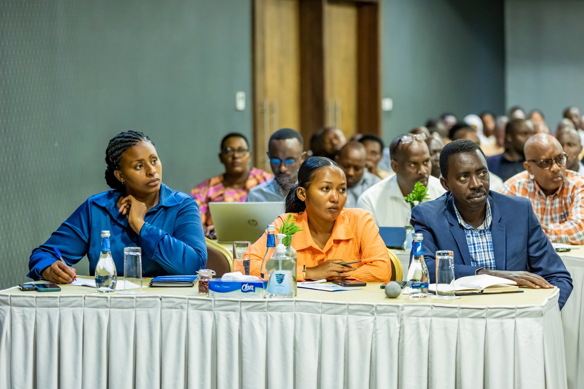 RDBrwanda's tweet photo. Happening Now: An investment roadshow highlighting the Manufacture and Build to Recover Program (MBRP) is taking place in @NyagatareDistr to engage businesses from @RwandaEast about the program that has enabled businesses to lower set up and operational costs.

#InvestInRwanda🇷🇼 https://t.co/KzQsyNDbFY