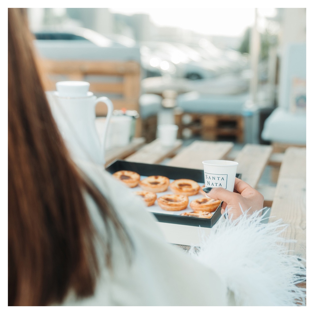 بوكس سانتا ناتا .. طعم مثالي يليق فيك ✨💛
عندنا ٣ نكهات 😍
١- بيكان 
٢- بيري
٣- كلاسيك