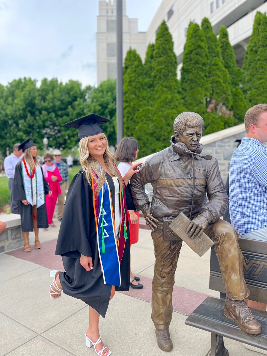 mgmirek_'s tweet photo. Officially a Virginia Tech Alum! 

Received a Bachelor of Arts in Sports Media and Analytics with minors in Organizational Leadership and Marketing @commvt 💁‍♀️🎓

Excited for this next chapter of life and what’s in store next! 
#GoHokies #VTAlum https://t.co/PLme9LaK0k
