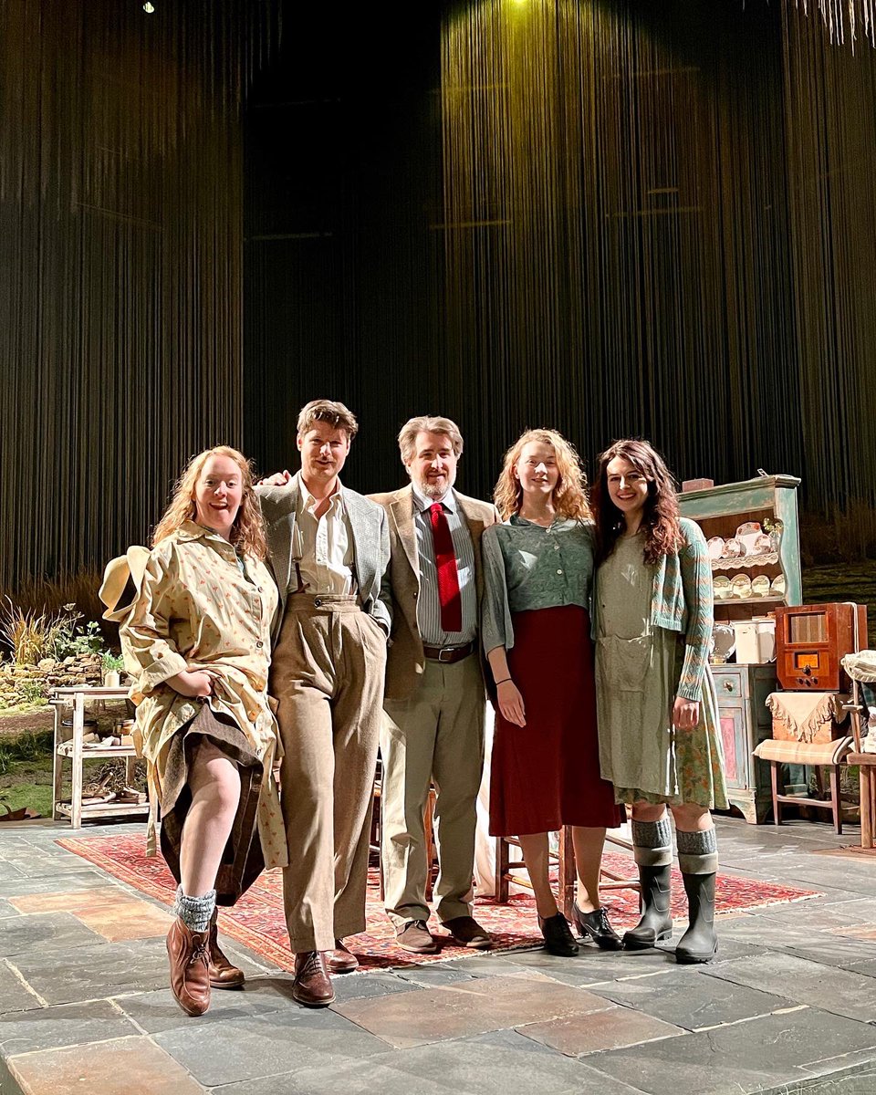 georgeturneruk's tweet image. ‘On the road to Ballybeg’ #dancingatlughnasa @NationalTheatre