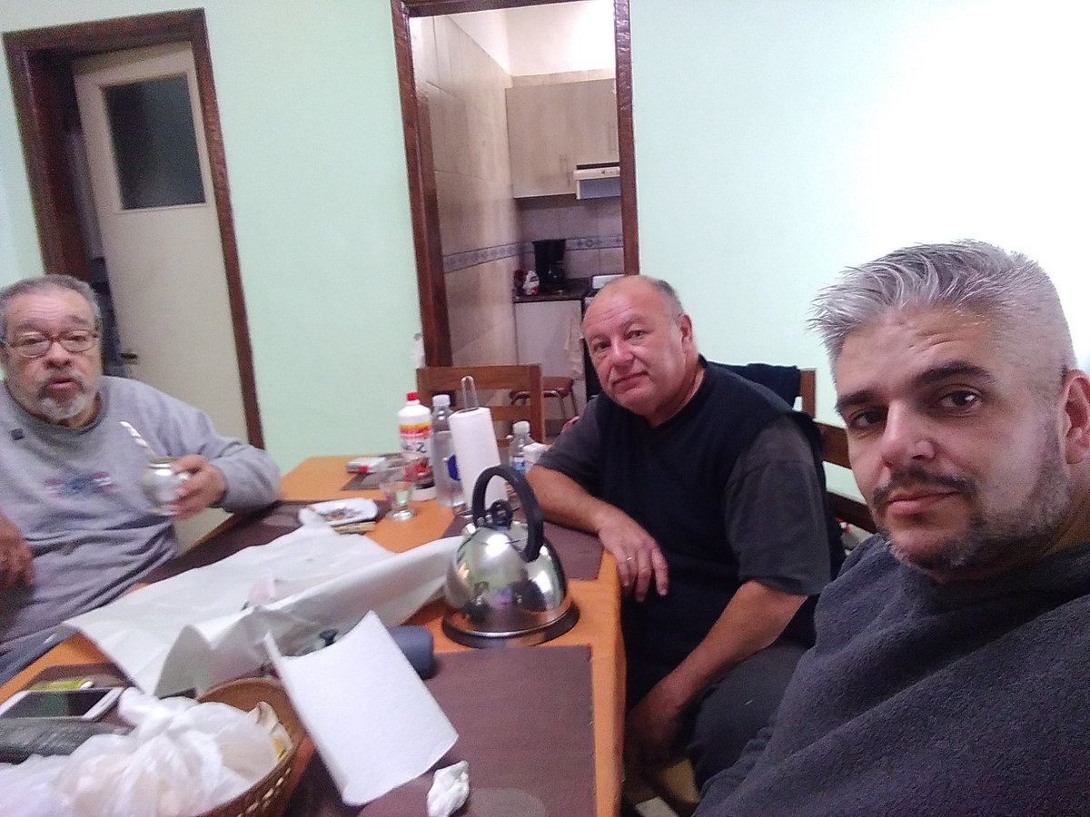 mike_ayi's tweet photo. @VIVAELSABADO ACA CON LOS PIBES https://t.co/T0qZH1jRAr