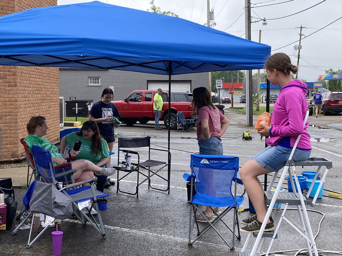 MrsStrebe's tweet image. Mud Run Hustlers 4H Club Car Wash is on rain or shine!  Let’s us get one layer of dirt off for you!  Make a donation for these amazing kids!  Madison County Proud! #Ohio4H @ohio4h