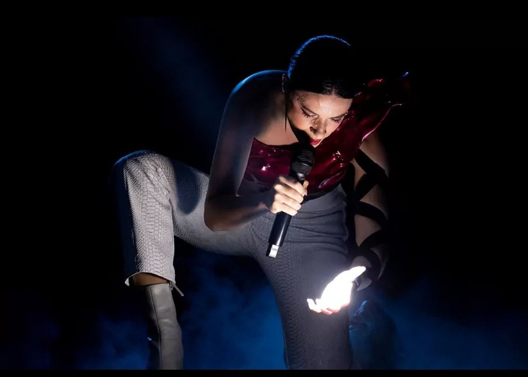 MUCHA SUERTE A NUESTRA BLANCA PALOMA... 🇪🇦🇪🇦🇪🇦🇪🇦🇪🇦

La mejor voz de todo el festival... 😍😍😍😍