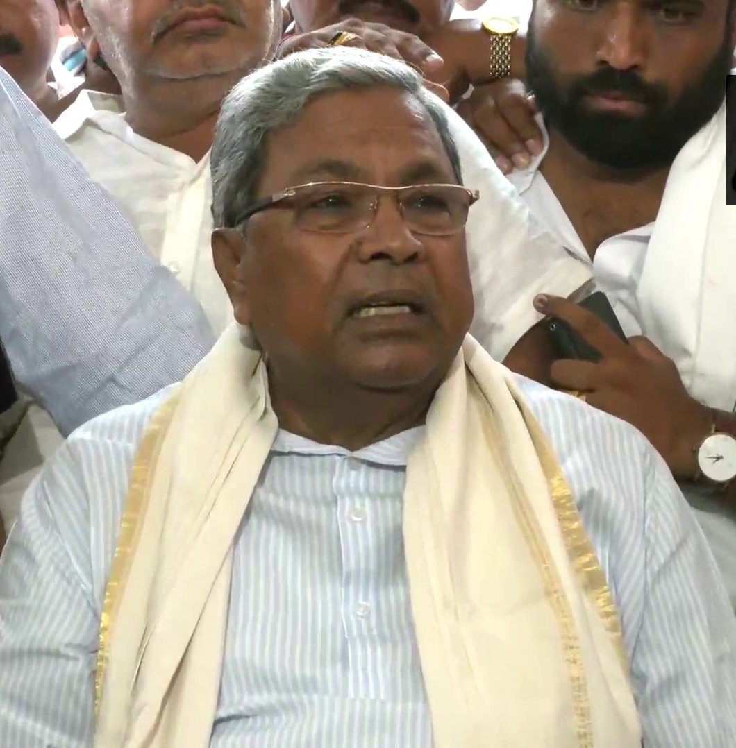 pankajbhatta's tweet photo. এইবাৰ কংগ্ৰেছৰ নেতৃত্বত চৰকাৰ সুস্থিৰ হোৱাৰ আশা! কংগ্ৰেছ সভাপতি DK Shivakumar জয়ী হ'ল ১,২২,৩৯২ টা ভোটত। আনজন নেতা
প্ৰাক্তণ মুখ্যমন্ত্ৰী জ্যেষ্ঠ কংগ্ৰেছ নেতা Siddaramaiah পৰাস্ত হ'ল ৪৬,১৬৩টা ভোটত। https://t.co/sffvjjsR6M