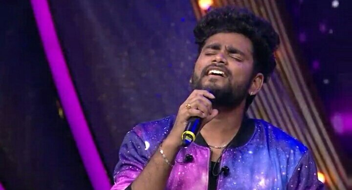 He is the one who clearly knows how to melt our hearts with his magical voice. #SamVishal