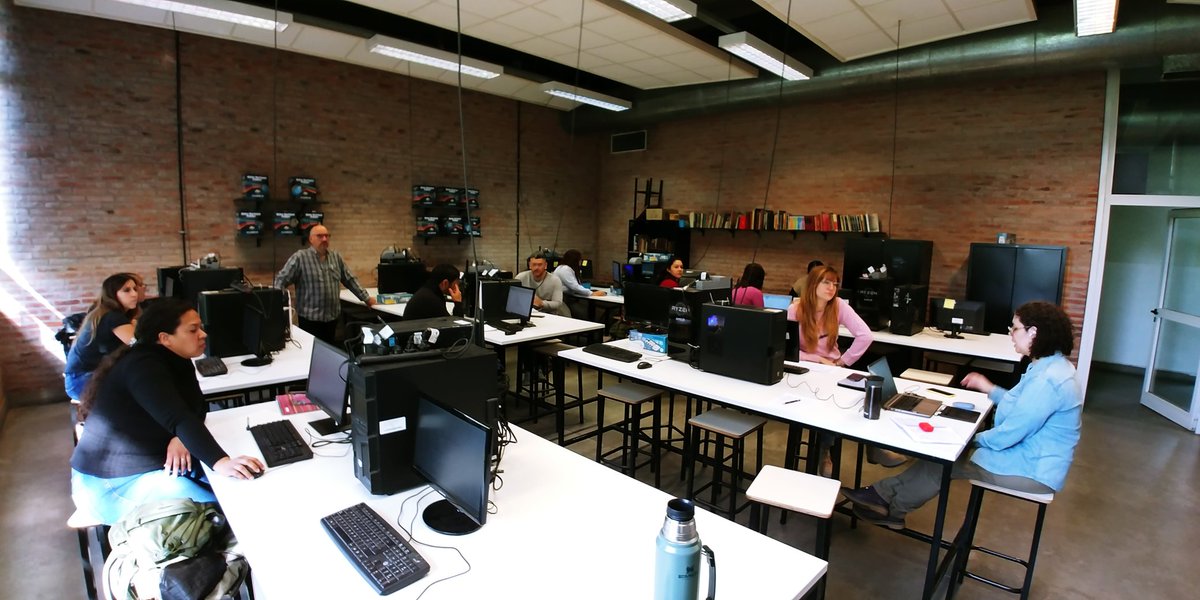 GeogebraUnla's tweet photo. Nuestra primera experiencia en Taller de Geogebra desde Cero
En modalidad híbrida...
#LUMCA
@UNLaOficial
@GeoGebraLatino
#Geogebra https://t.co/GPadgHo8ss