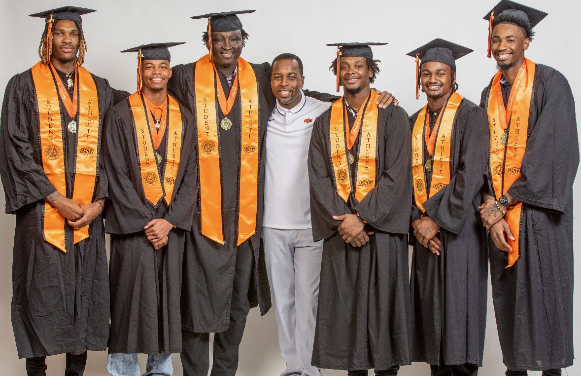 The mission remains the same! Well done, gentlemen. Proud of all of you!(missing Asberry). 👨🏾‍🎓🤠 #GoPokes