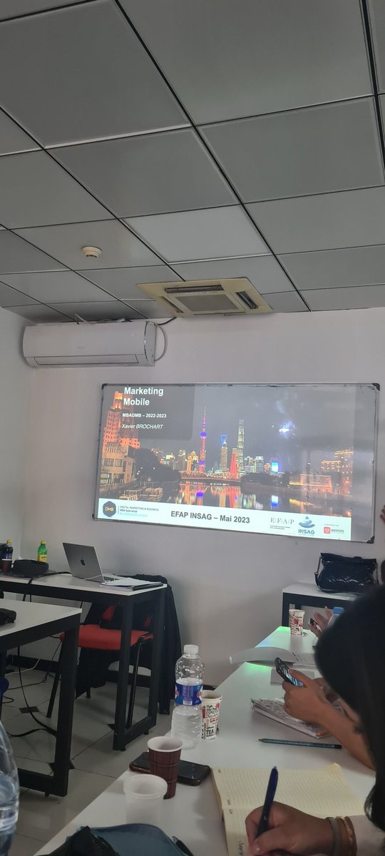 ArslanDerrar's tweet photo. #Marketingmobile avec @xbrochart à l'@INSAGAlgerie 

#DMB #marketingdigital #marketingmobil https://t.co/BOAtBanpew