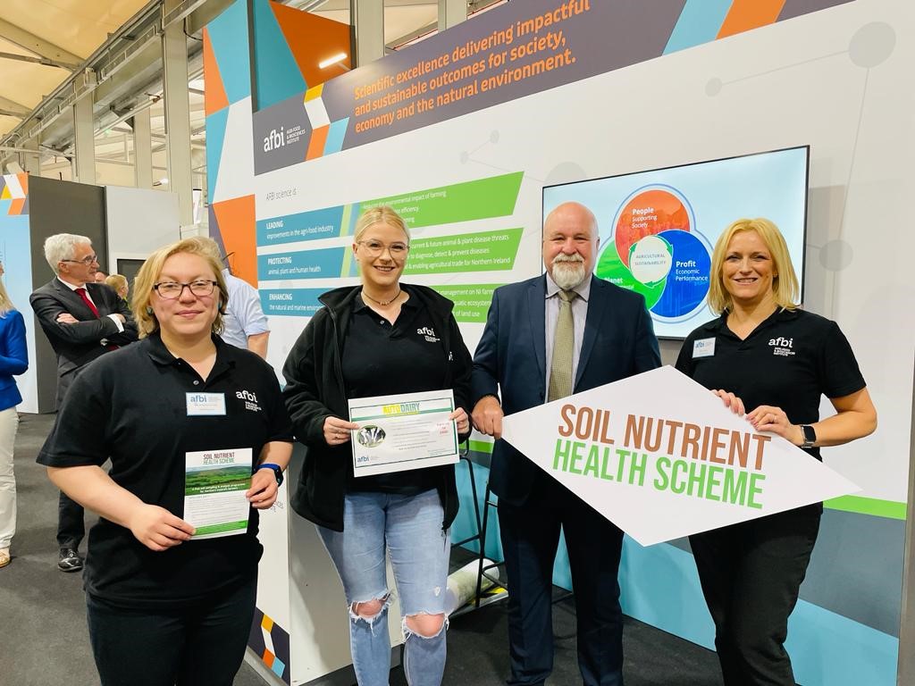 Farmers, do you need info on the Soil Nutrient Health Scheme? Are you a #Dairy Farmer? Do you want to take a Farmers Survey? It's all happening on the final day of the @balmoralshow at the @AFBI_NI Stand. We are here to close of show. If you are passing by say HELLO! #SNHS_NI