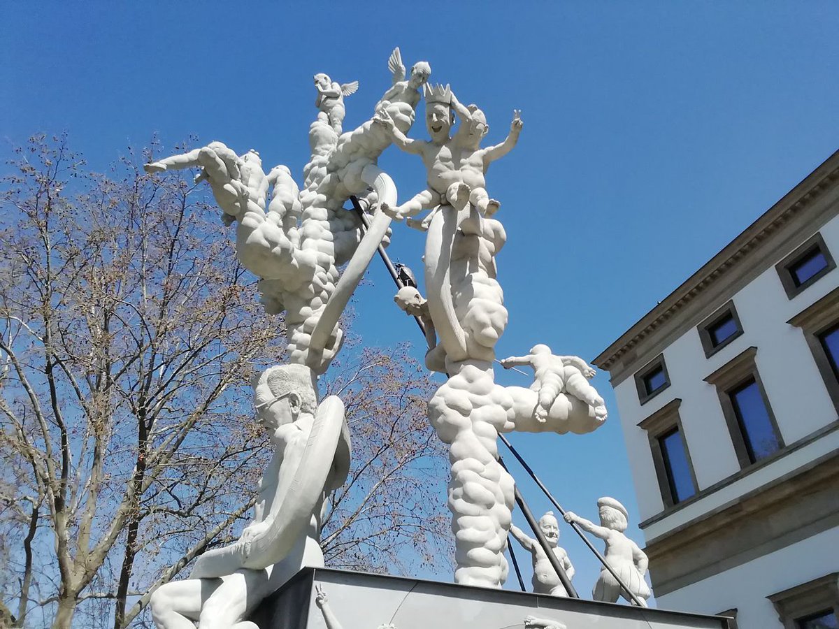 OVNIS_UFOs's tweet photo. #Stuttgar #Simbolismo #Masonico #Reptiliano #Anunaki https://t.co/pt35JxF5wf