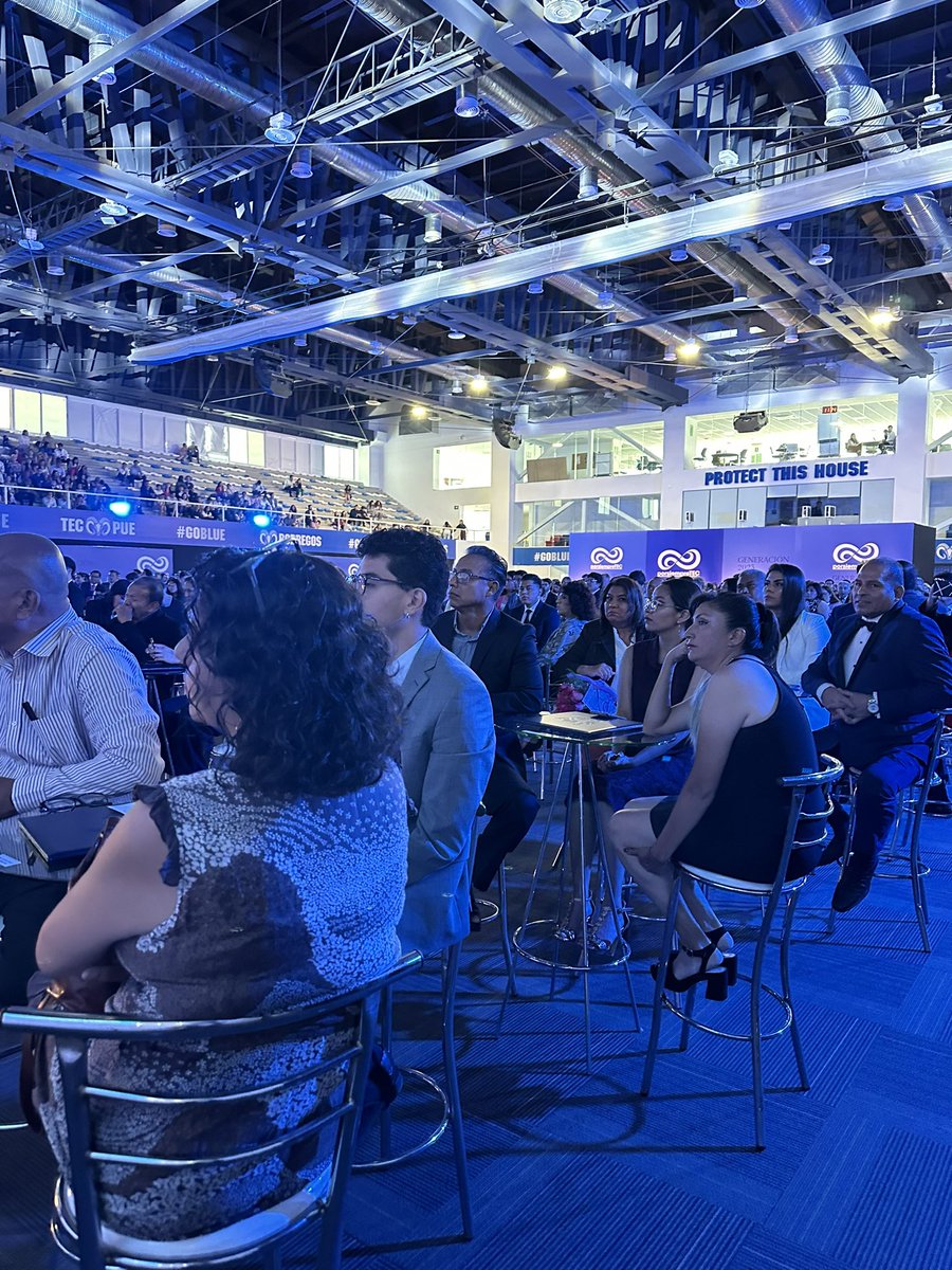 Di_Castaneda's tweet image. En la firma de títulos profesional 🧑🏻‍🎓👩🏻‍🎓👨🏻‍🎓…#PorSiempreTEC en @TECcampusPUE #orgulloTEC 💙🐏💙 @TecdeMonterrey #graduación #universidad #momentosmemorables Felicidades #FamiliaTEC