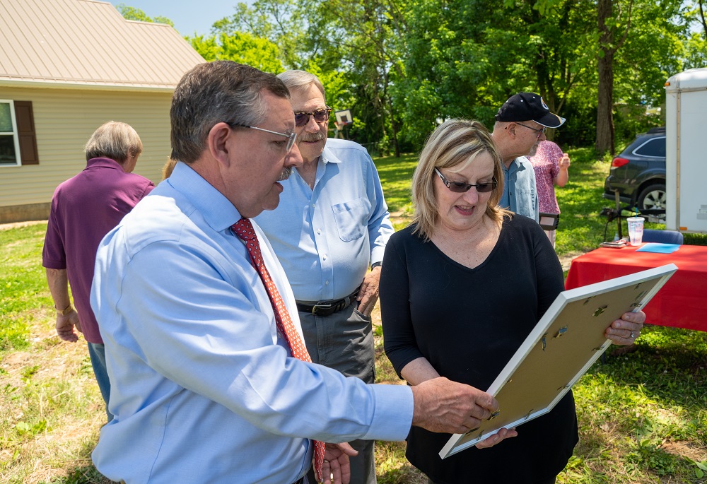 Always a pleasure to see the good folks <a href="/LakewayHabitat/">Lakeway Area Habitat</a> and we were happy to provide a HOME CHDO grant to help them build four single-family homes located in Hamblen County - details here: rb.gy/ne35c. <a href="/hcmayorbill/">Bill Brittain</a> <a href="/EldridgeRick/">Rick Eldridge</a> <a href="/Rep_Southerland/">Steve Southerland</a>