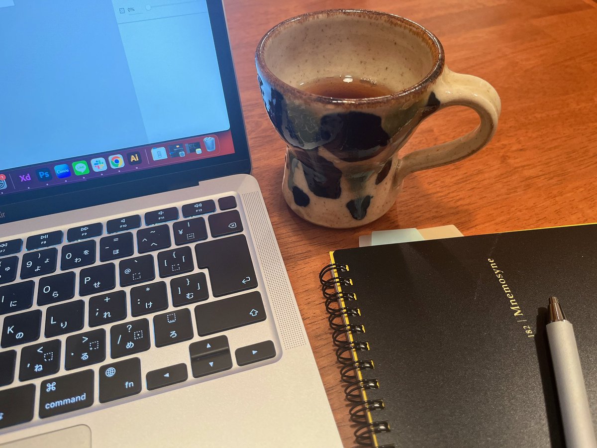 _mame_design_'s tweet photo. 本日もみっちり💻✨
毎日「成長してるの？」って不安になるけど、3日坊主の私が2ヶ月半毎日💻に向かってることが奇跡。
作業してると時間経つの早すぎる！！
1日1日を大切に明日もがんばろ〜
みなさん、本日もお疲れ様です☕️ https://t.co/5t5GDGkmJL