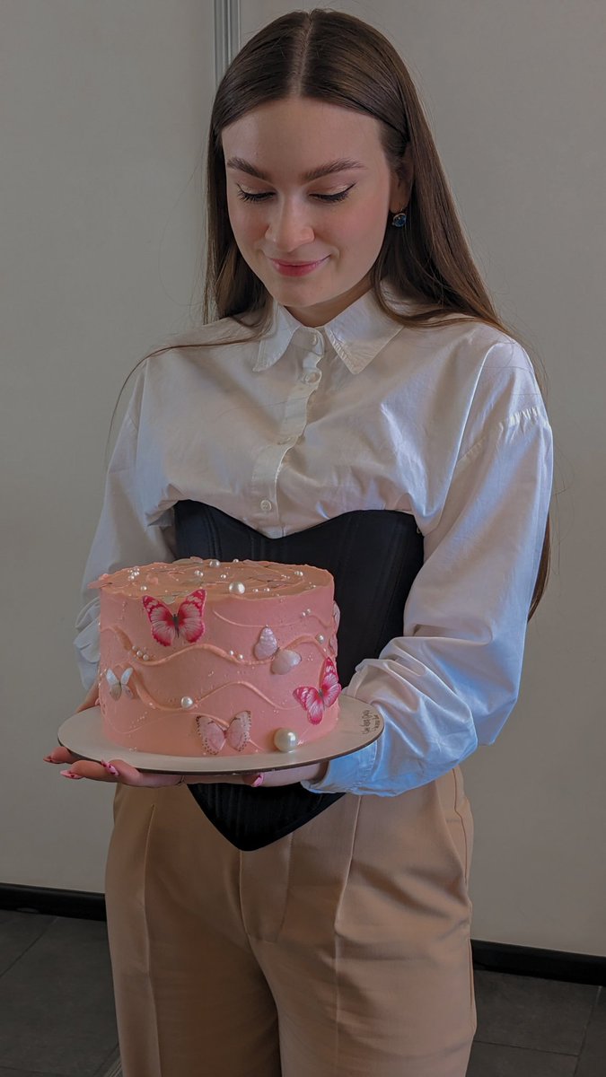 lilacrabbit_'s tweet photo. Happy birthday to me! https://t.co/efx6Rpo1SH