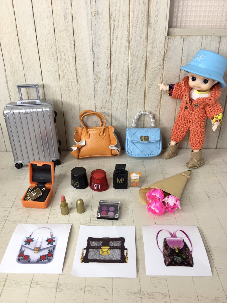 happypursuit21's tweet photo. ミニファッションシリーズ2。可愛いけどクオリティは低めなやつもある。迷ったけど追加からの欲しいのGET٩(。˃ ᵕ ˂ )و
やっぱクン活儀式がないとダメね(笑)
ハットはQPにピッタリでした✨
#MiNiFASHION https://t.co/rmNAOhBsmD