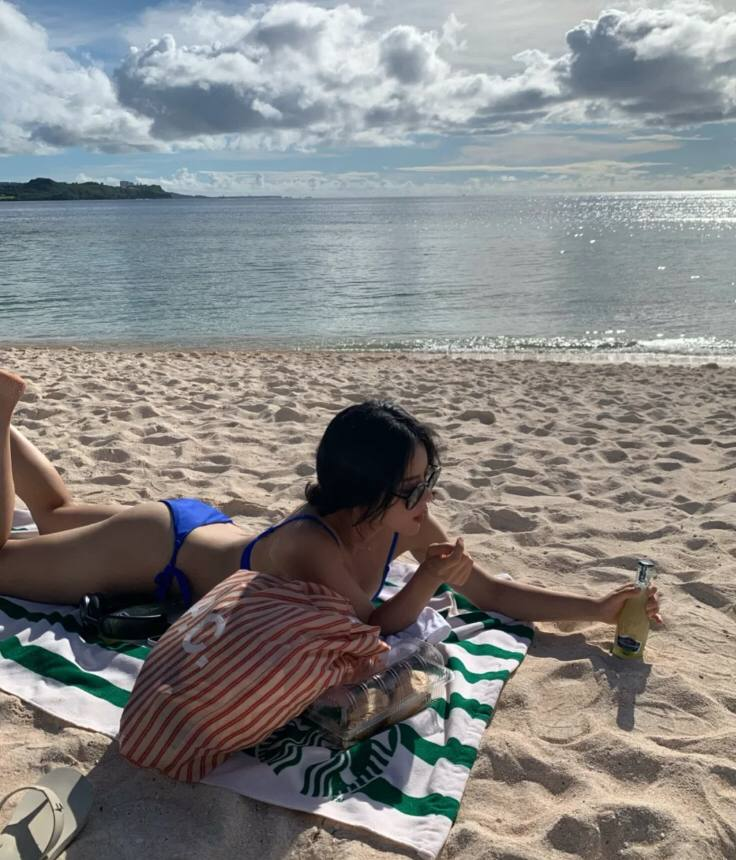 Girls just wanna have sun