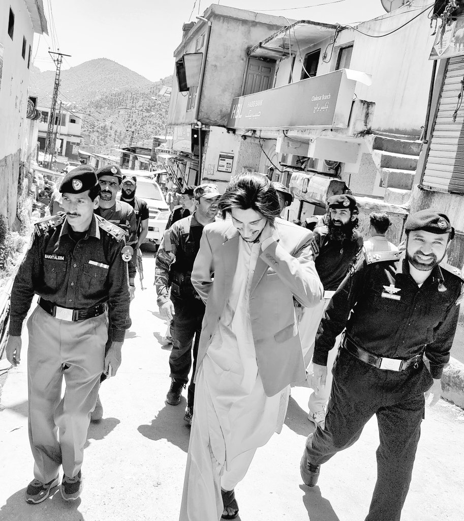 hamidpms's tweet photo. ہم نے مانا کہ تغافل نہ کرو گے مگر۔۔۔۔ https://t.co/3XIfRXBHYJ