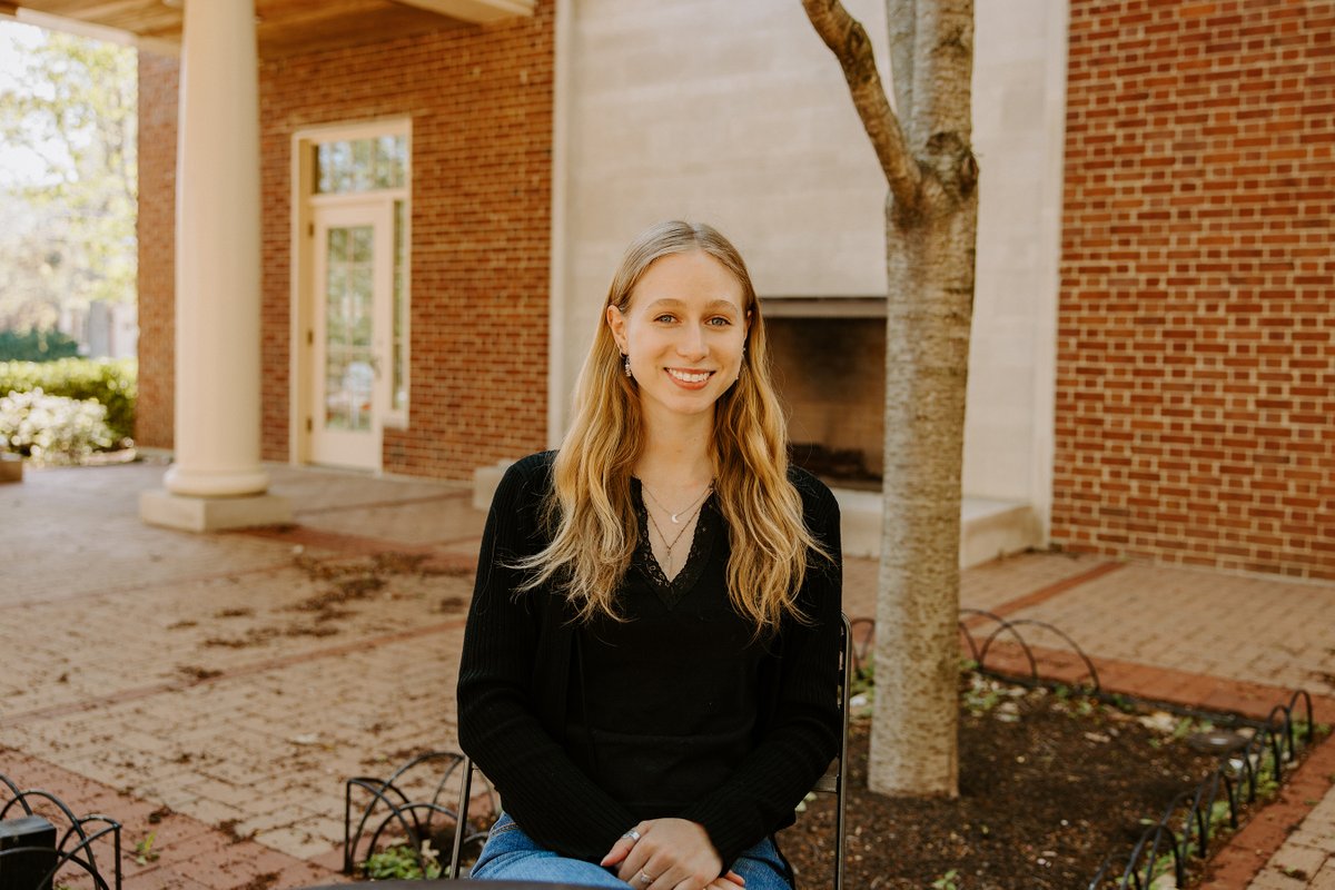 miamiuniversity's tweet photo. Meet Senior Cosette Gunter-Stratton. Cosette ‘23 double majors in strategic communication and professional writing. Here’s how Miami has shaped her for the future. #SeniorSpotlight #MiamiOHGrad #LoveAndHonor https://t.co/RG8URKvUwm