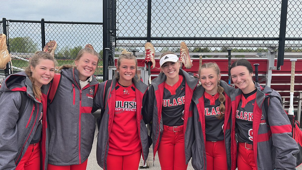 Pulaski_SB's tweet photo. ❤️Senior Night❤️ DH against Depere stars at 11:00am.  We will honor our seniors at the conclusion of the games.  Come on out and enjoy some ball.#Raiderstrong https://t.co/2Ylam5SY4D