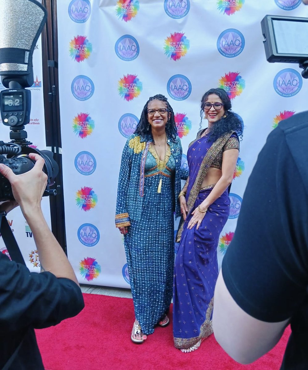 nandanadevsen's tweet image. Wonderful to celebrate the birthday of @DruzillaWill at @nyindianff with “Three of Us,” beautifully directed by #AvinashArun &amp;amp; brilliantly acted by @ShefaliShah_ @swanandkirkire @JaideepAhlawat

Kudos to @chhabs @rkkaulsr @SumanGollamudi @IAArtsCouncil 

#Bollywood #saturdayvibes