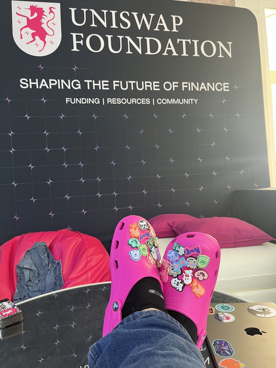 0xTyllen's tweet photo. What an awesome and pleasant surprise from @StaniKulechov and the @AaveAave team on these custom @UniswapFND crocs!! I know what I’m rocking the rest of the day and to the @letsraave party 🎉 🐊 https://t.co/BVmgqOavyU