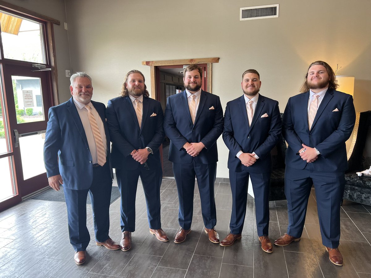 kciahawkeye's tweet photo. WOW just WOW what an amazing night in celebration of @cbeebe_32 and @SandraGosserand wedding 💕 I officially now have a daughter 🥰Congratulations to these two beautiful souls to an amazing life together 💕 Welcome to the family Mrs Sandra Beebe!!! It sounds sooooo good❤️ https://t.co/IG6dh5v7KS