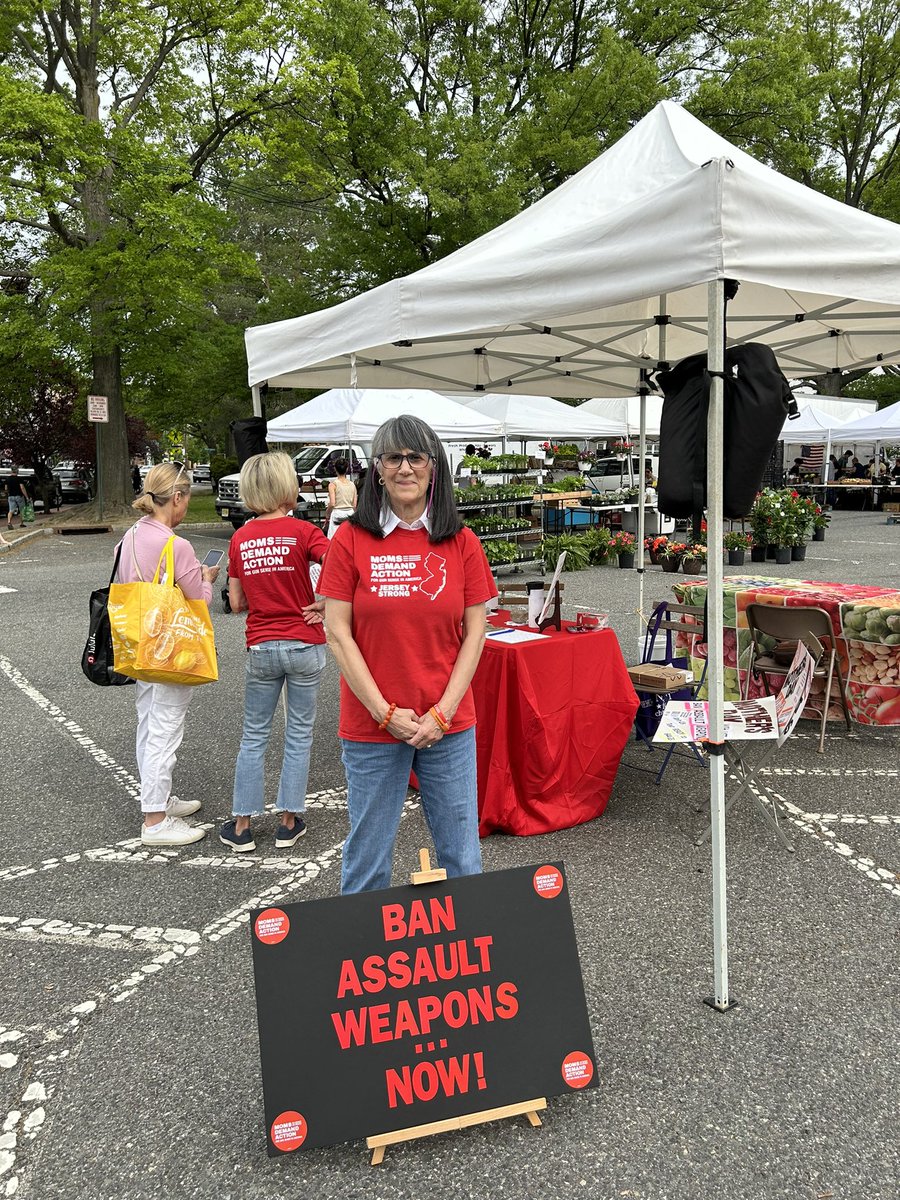 People in NJ are taking action to #BanAssaultWeapons #MothersDay #MomsDemandAction
