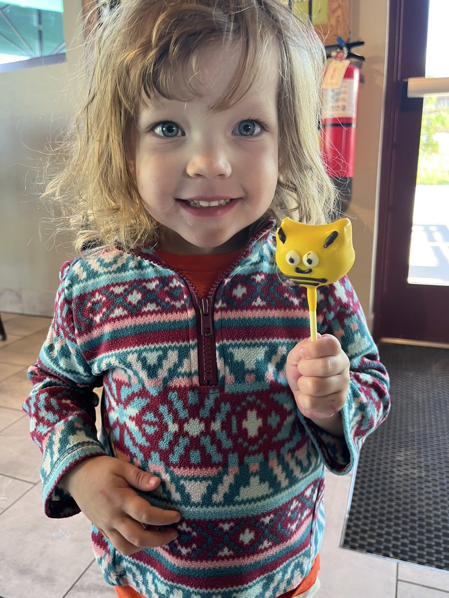 TannerCappel's tweet photo. Cake pop this morning because… well how could you say no to this face https://t.co/S9ykDH17Ff