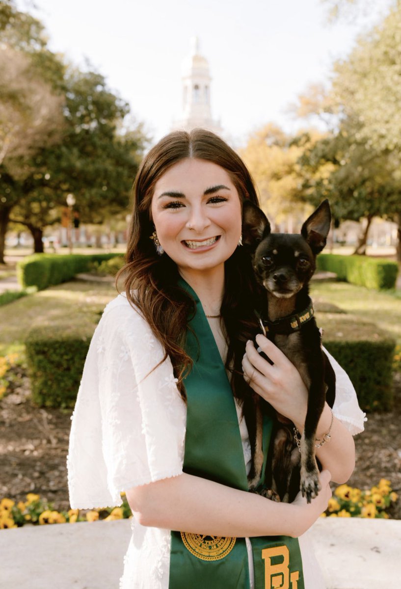 Simon is so proud of his #baylorgrad 🐻💚💛🐻💚💛🐻