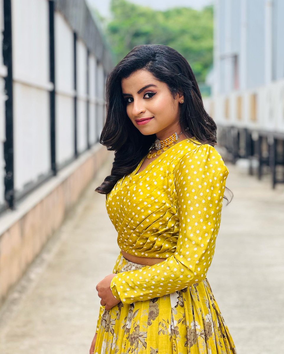 ArupreA's tweet photo. Makeup &amp; hairstyle done for gorgeous @sivaangi_k for #supersinger6 

#SuperSinger #singer #Sivaangi #CWC4 #CookWithComali4 #celebrity #vijaytelevision #VijayTV https://t.co/fnDMehWNdW