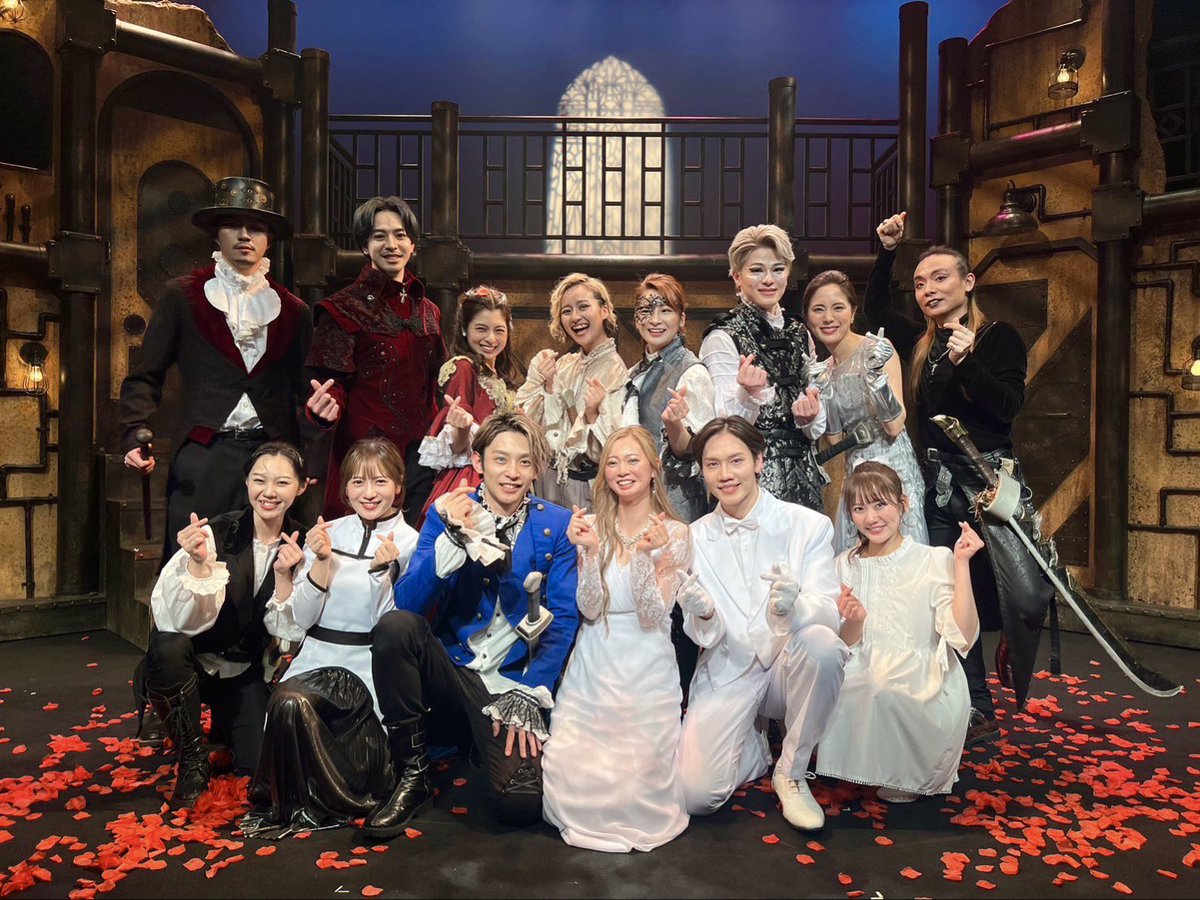monaromeojuliet's tweet photo. #MONAロミジュリ

2日目2公演が無事に終了致しました✨
本当にありがとうございます💍

本日Aチームの千穐楽公演では
スタンディングオベーションの景色を見せて頂けて
ほんっとうに感無量です。*.+ﾟ

明日はBチーム大千穐楽👸🏼🤴🏼
沢山の方にこの愛が届きますように。

#ロミオとジュリエット https://t.co/OaQwJNTi8F