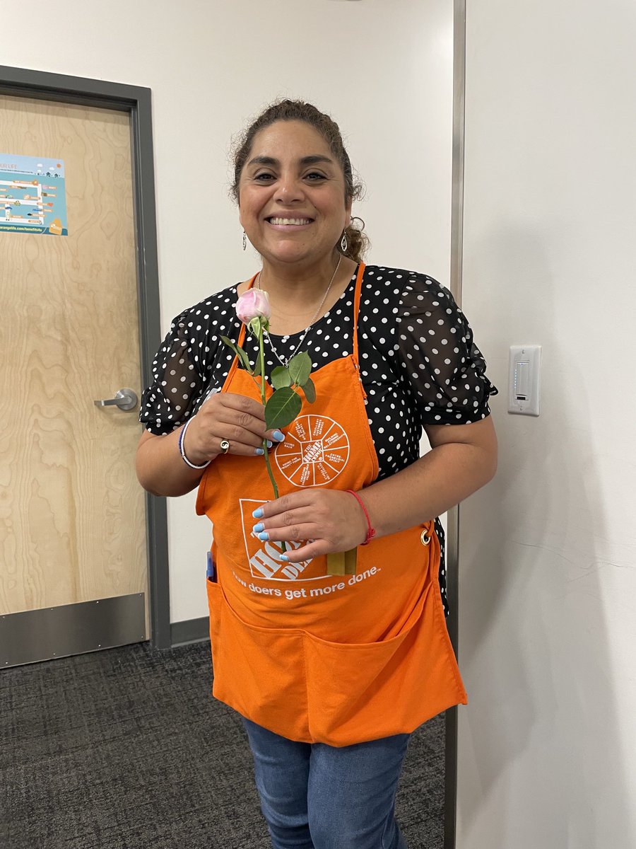 Marisol81304484's tweet photo. Happy Mothers Day to all our beautiful mothers and to all HOME DEPOT MOTHERS IN GENERAL… Many Blessings. ⁦@AlbertoEsquilin⁩ ⁦@NerisGonzalez9⁩ ⁦@tijachris⁩ ⁦@BlancheLindsay2⁩ ⁦@jordana_kenia⁩ ⁦@FrancesSalgado5⁩ https://t.co/4b9tHS4hej