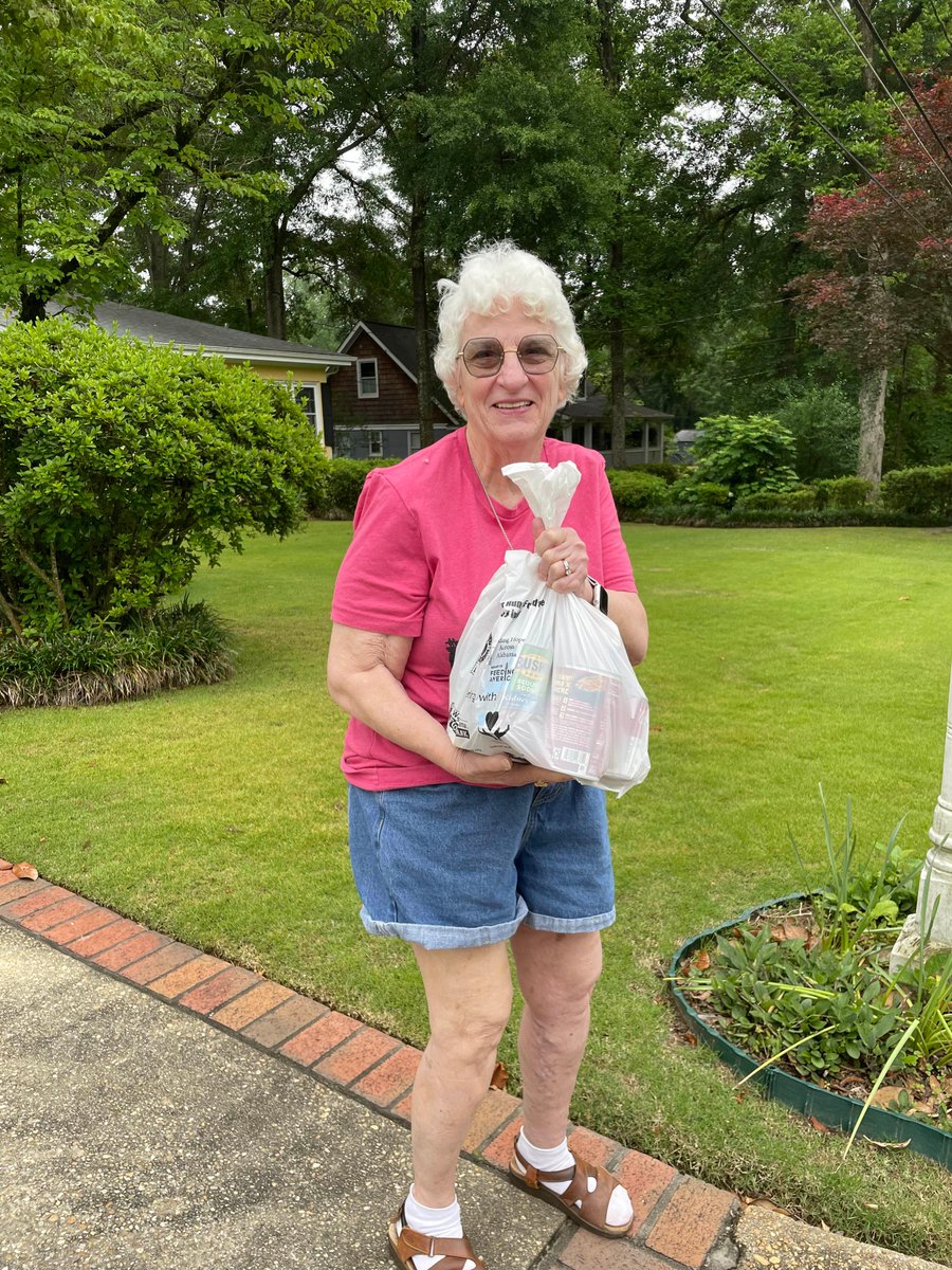 A Stamp Out Hunger supporter caught in action.  Letter carriers have different route schedules - still time.   #foodbank #fooddrive #fbea  #auburnal #opelikaal #tuskegeeal #stampouthunger #nalc  #usps