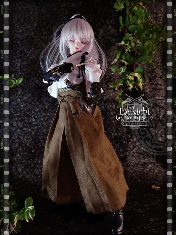 Trico2007's tweet photo. It's the longest short sword that Inukichi has ever worked on, but it's well-balanced not only for SD17boys, but also for SD and MSD dolls. 😀👍
#miniature #KATNA #銘犬吉 https://t.co/EgKJODshnX