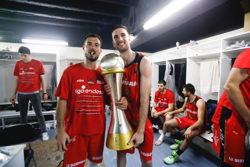 Joan Pardina (@joanpardina) on Twitter photo Hace justo un año de este inolvidable día, el ascenso, el retorno, el triple, el ambiente…🥲😍 Hoy toca animar para seguir viviendo momentos increíbles. Mucha suerte <a href="/FundacionCBG/">Fundación CB Granada</a> 💪🏼 Hace justo un año de este inolvidable día, el ascenso, el retorno, el triple, el ambiente…🥲😍 Hoy toca animar para seguir viviendo momentos increíbles. Mucha suerte <a href="/FundacionCBG/">Fundación CB Granada</a> 💪🏼