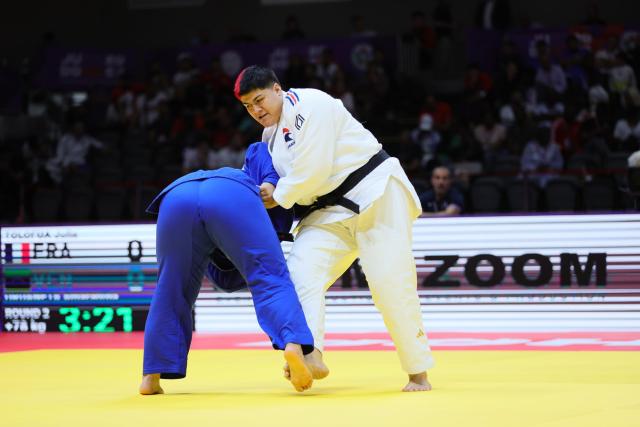 Julia Tolofua en finale des Mondiaux de Doha: Julia Tolofua s'est qualifiée pour la finale des Championnats du monde de Doha (Qatar) ce samedi en + 78 kg, catégorie de la championne du monde en titre Romane Dicko, éliminée dès… ** martialnet.it dlvr.it/SnzgXw