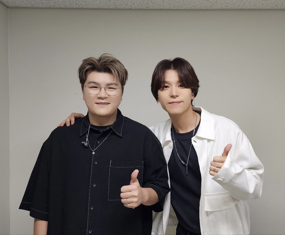 [#2F]

GSL Music Festival
매 공연 시 찾아와 큰마음으로 응원해 주시는 모든 분들 감사드립니다🙇🏻‍♂️🙇🏻
모두 즐거운 주말 보내세요🤍

#신용재 #ShinYongJae 
#김원주 #KimWonJoo
#이프 #GSLMusicFestival
#MILLIONMARKET #밀리언마켓