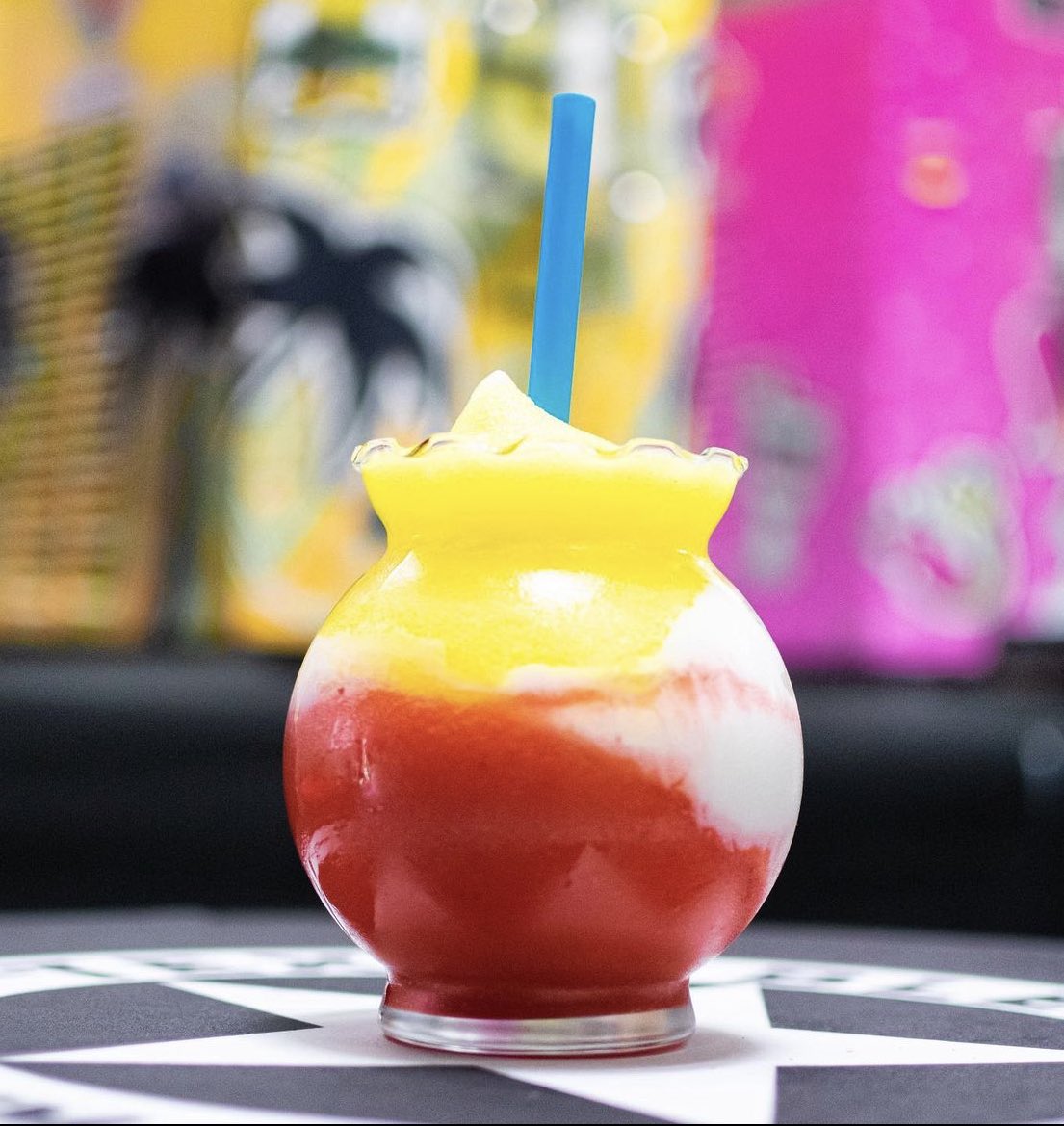 TexasBlends's tweet photo. Cream Daiquiris🥤+🍦= 🤯
Featured flavors:
- Maui Wowie
- Homemade Vanilla Soft Serve Ice Cream
- Hurricane

“Texas Blends, It’s In The Mix”

#TexasBlends #CreamDaiquiris #frozendrinks #mauiwowie #BlenderBots #Daiquiris #Margaritas #smoothies #vanilla #bestdrinks #premiumfruitmix #softserve #softserveicecream #creamy