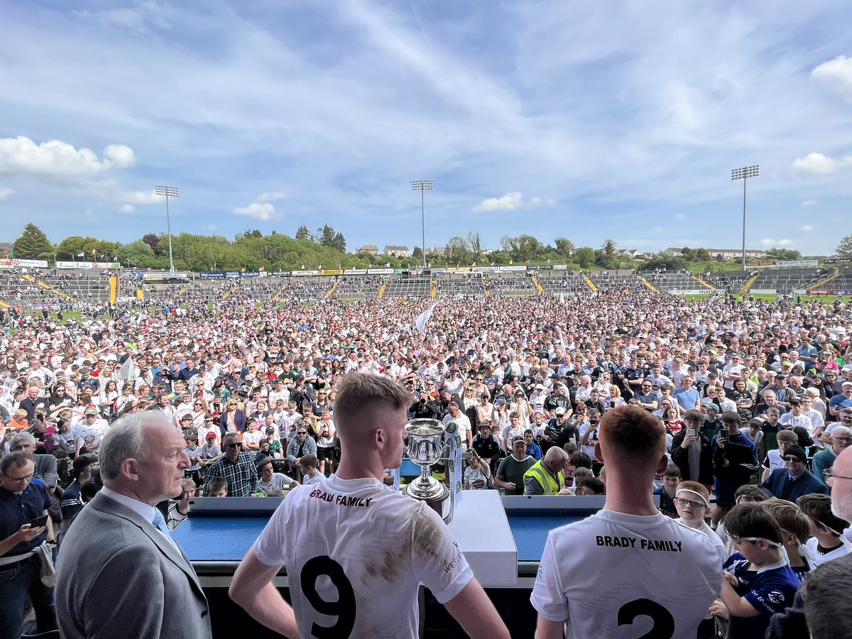 Now that’s a pretty sight 🤩 🤩 up Kildare!🏆